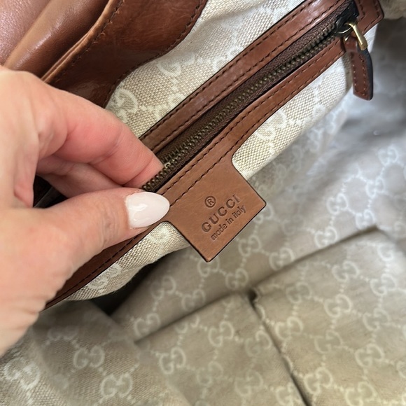 Gucci Brown Soft Stirrup Leather Shoulder Bag Meduim - Picture 11 of 16